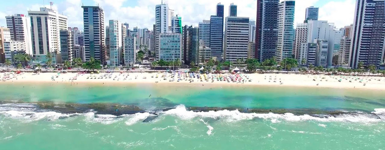 Donos de barraca de praia recebem 5 toneladas de cestas básicas