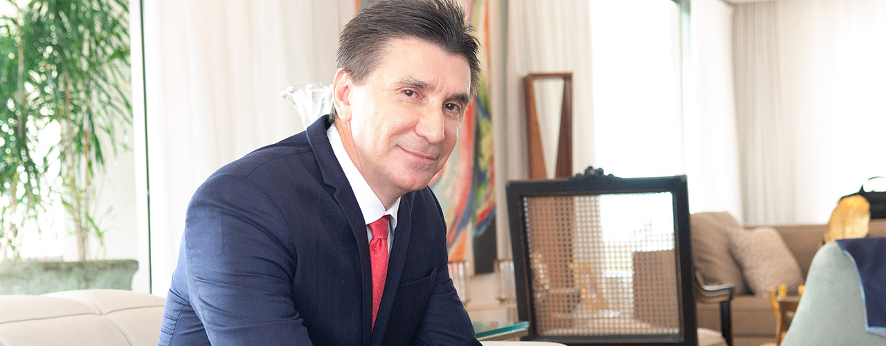 Janguiê Diniz assume presidência da rede de intercâmbios do Santander