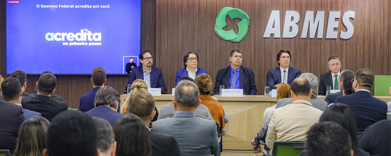 Plataforma digital vai oferecer a jovens inscritos no CadÚnico cursos gratuitos de capacitação profissional